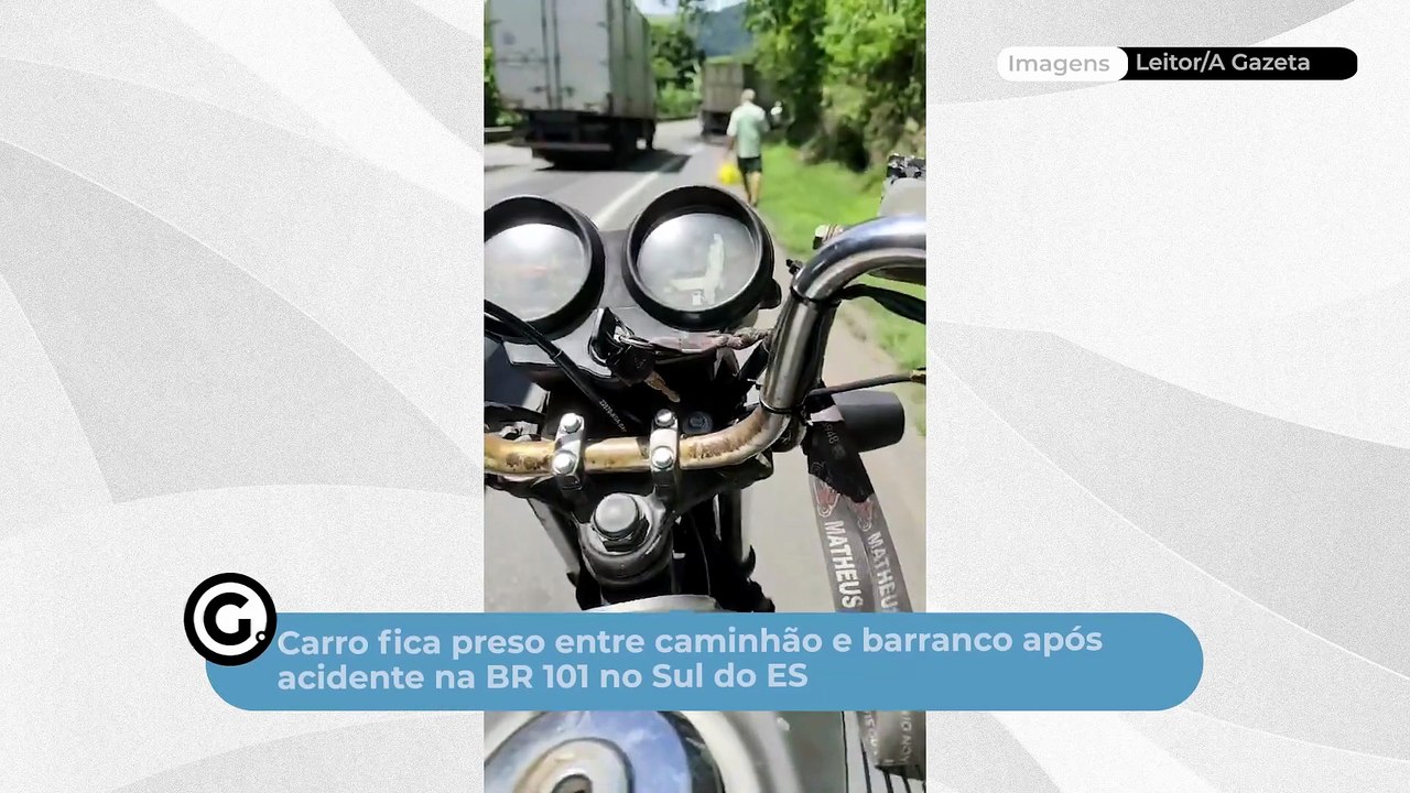 Carro fica preso entre caminhão e barranco após...