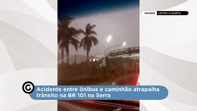 Acidente entre ônibus e caminhão atrapalha trânsito na BR 101 na Serra