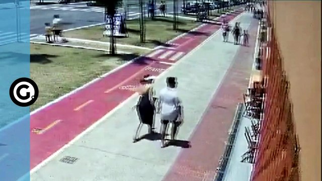 Grávida é atingida na cabeça por pedaço de poste em Vila Velha