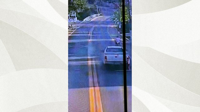 Vídeo mostra moto e caminhonete envolvidos em acidente em São Domingos do Norte