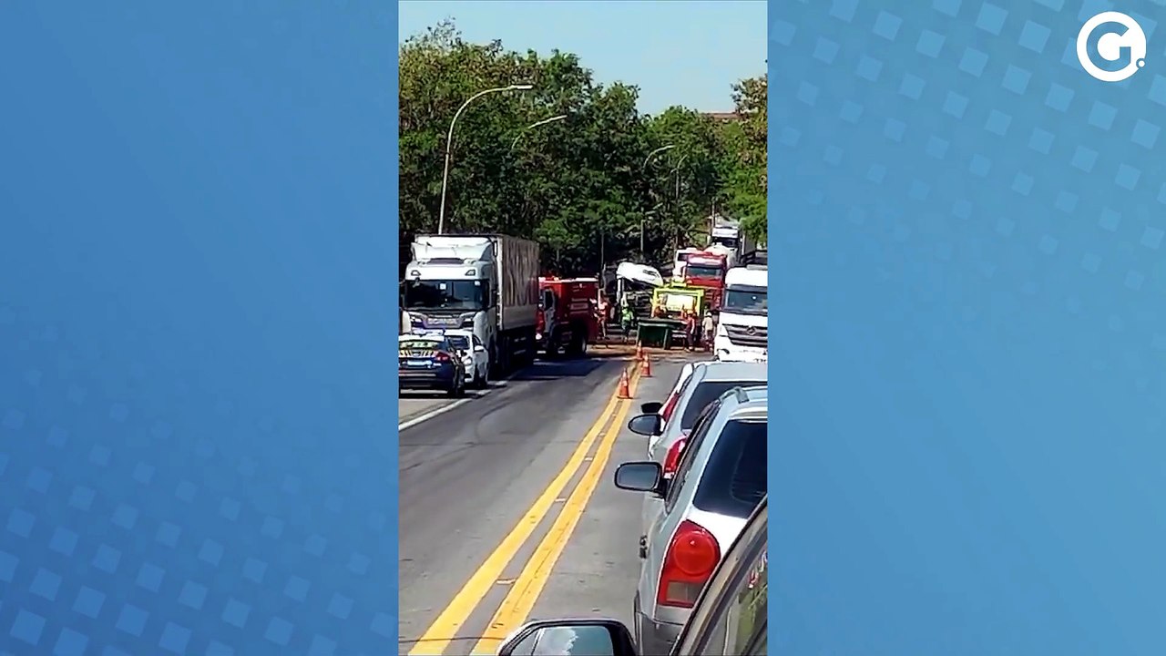 Acidente interdita a BR 101 na Serra