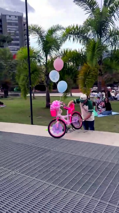 Colombia Walk Parques del Rio