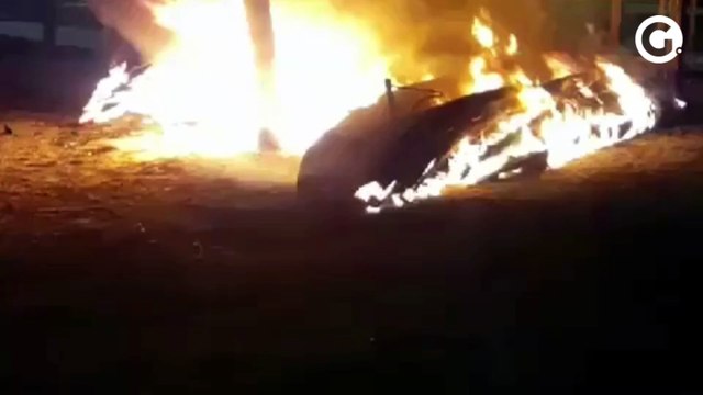 Caiaques são incendiados em Vitória e dono desabafa: 'perdi meu ganha-pão'