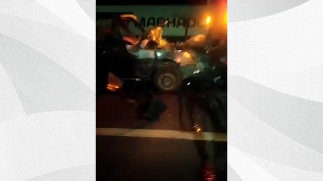 Acidente entre carro e ônibus de Linhares deixa passageira ferida