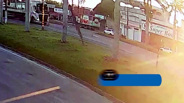 Vídeo mostra momento de acidente com três caminhões na BR 101 em Linhares