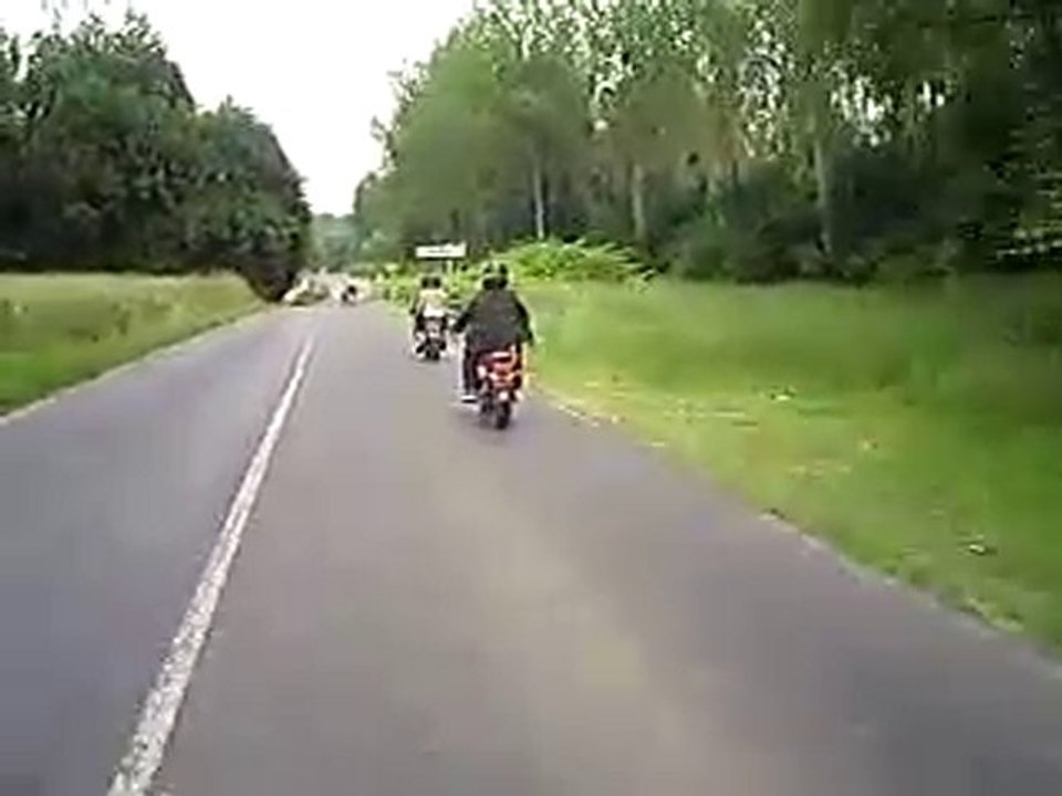 Ballade à Compiègne n7 suzuki rv vanvan rv90 rv50 rv125 van