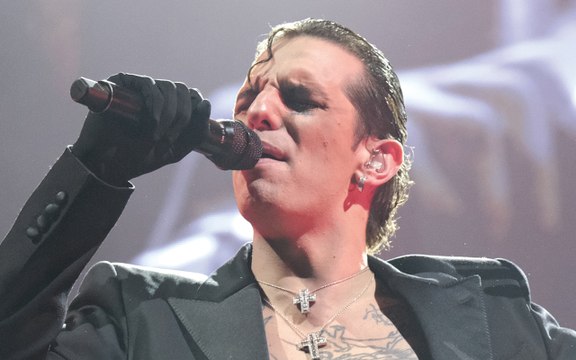 Il concerto di Achille Lauro a San Siro: la premiere di Erotica, Laura Pausini e i ragazzi di Crans-Montana