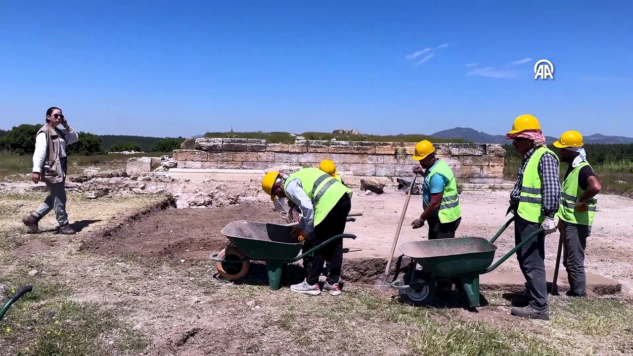 Rahiplerin kutsal alanı gün yüzüne çıkıyor! Blaundos'ta kazı çalışmaları sürüyor