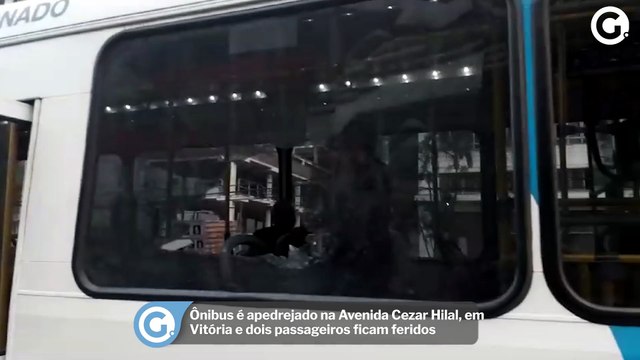 Ônibus é apedrejado na Avenida Cezar Hilal, em Bento Ferreira, Vitória e dois passageiros ficam feridos