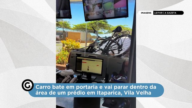 Carro bate em portaria e vai parar dentro da área de um prédio em Itaparica, Vila Velha