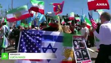 Mondiali, a Los Angeles centinaia di iraniani protestano contro la Repubblica islamica