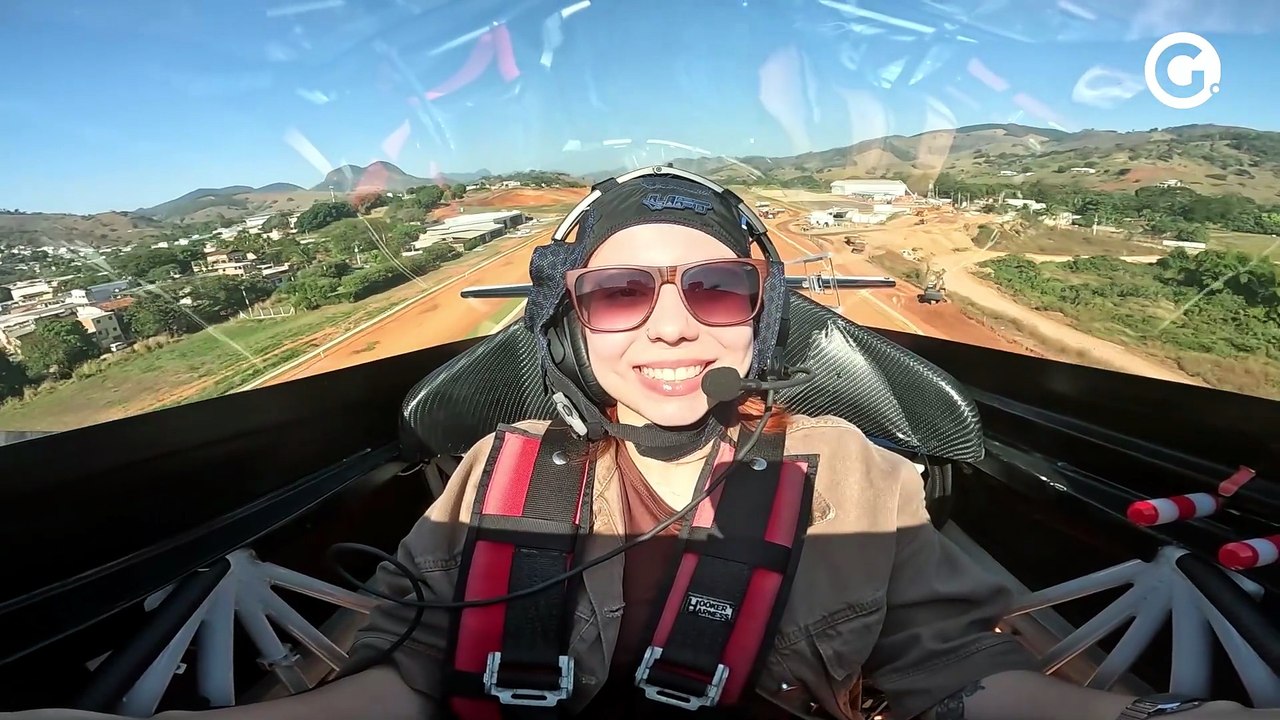 Como é voar no único avião de acrobacias aéreas do Espírito Santo