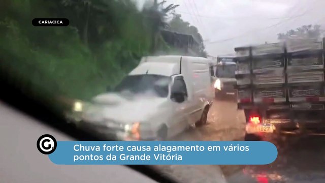 Chuva provoca alagamentos e invade casas em Cariacica