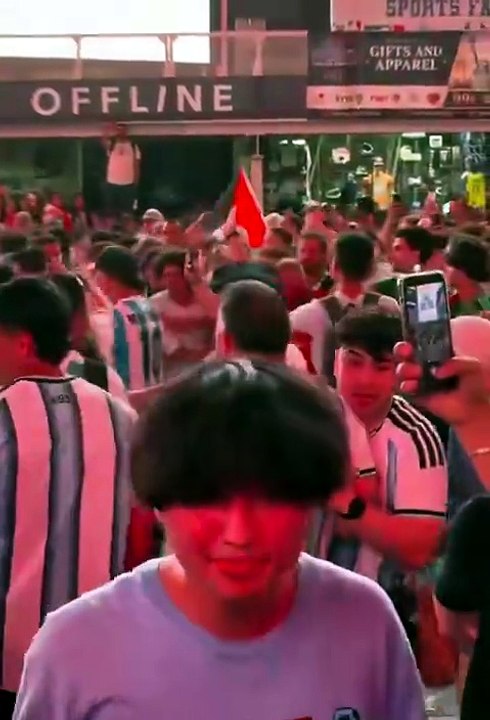Coupe du Monde 2026: Grosse bagarre à Times Square entre supporters algériens et argentins en marge du match Algérie - Argentine