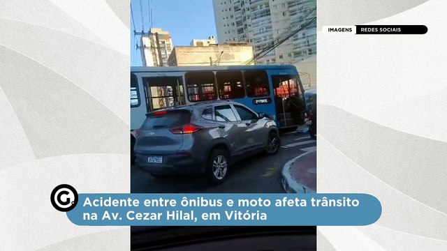 Acidente entre ônibus e moto afeta trânsito na Av. Cezar Hilal, em Vitória