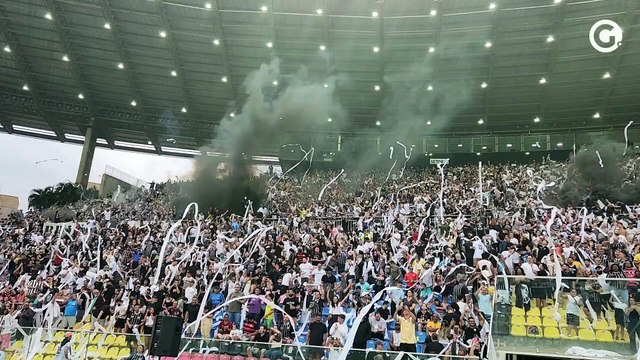 Torcida capa-preta fez a festa no início do jogo entre o Rio Branco e o Inter de Limeira