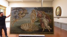 Uffizi, riaprono le sale del Botticelli: la Venere e la Primavera una di fronte all'altra