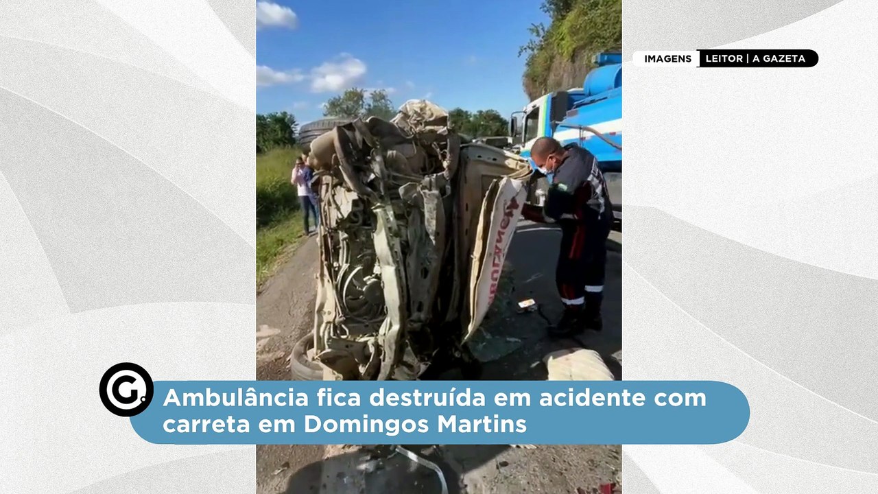 Ambulância fica destruída em acidente com carreta em Domingos Martins
