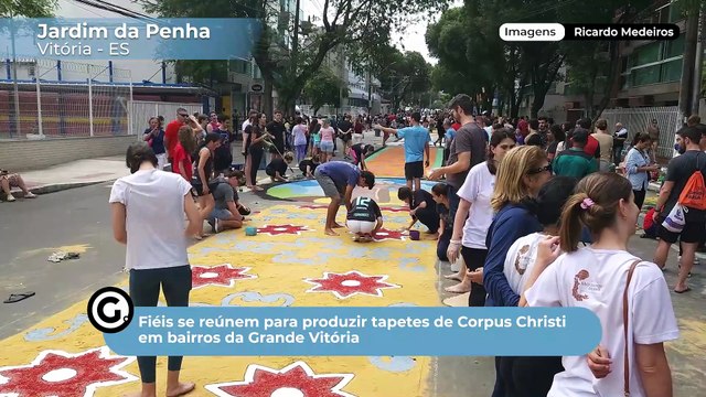 Fiéis se reúnem para produzir tapetes de Corpus Christi em bairros da Grande Vitória
