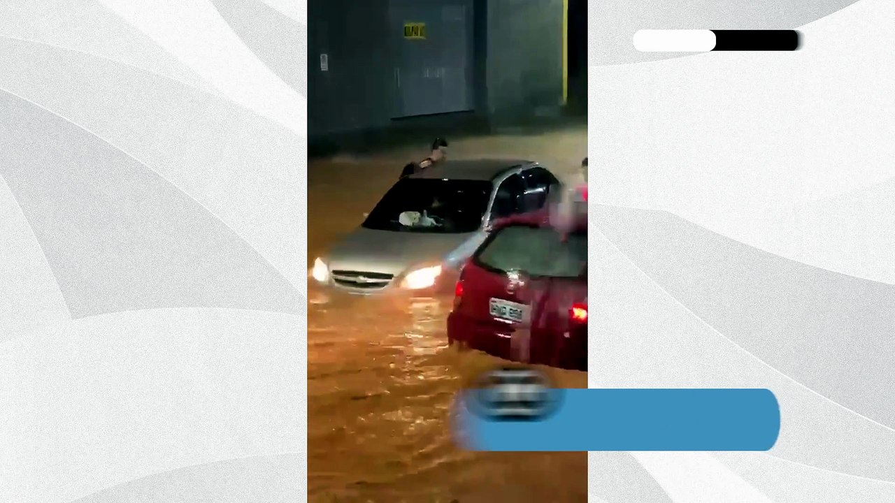 Chuva forte provoca alagamentos em ruas de Iúna