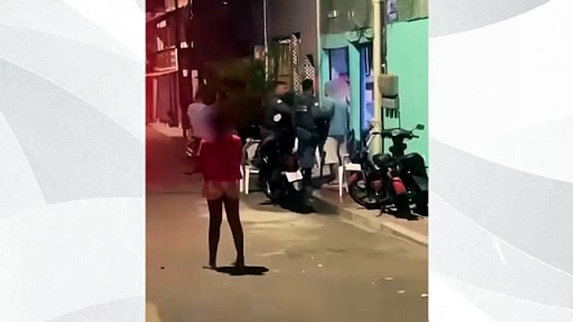 Policial dá tapa no rosto de homem durante abordagem em Vitória