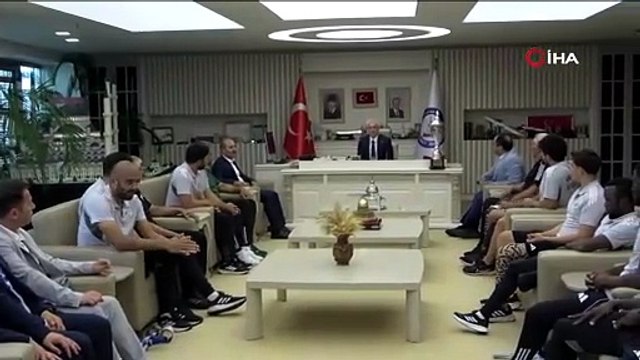 Şahinbey Ampute Futbol Takımı şampiyonluk kupasını kaldırdı | Ajansspor | IHA