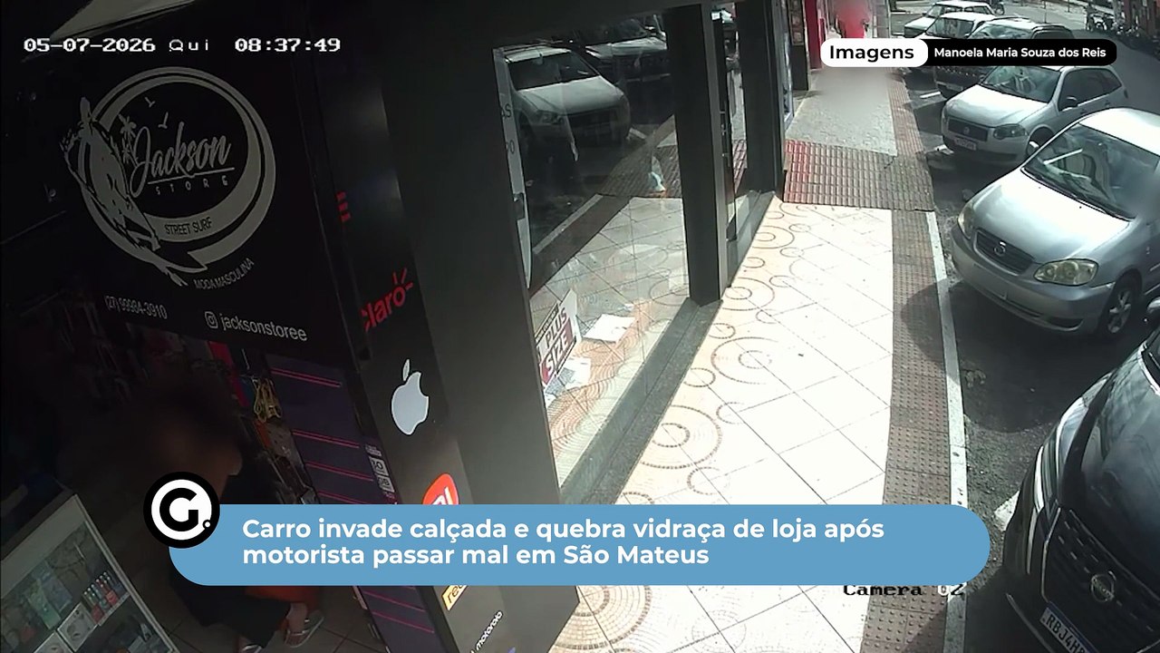 Carro invade calçada e quebra vidraça de loja após motorista passar mal em São Mateus