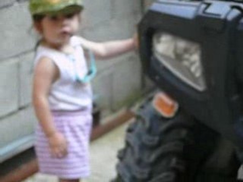 enza pousse le quad