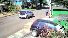 Vídeo: homem é atacado por cinco cachorros e mordido por pitbull no bairro Floresta