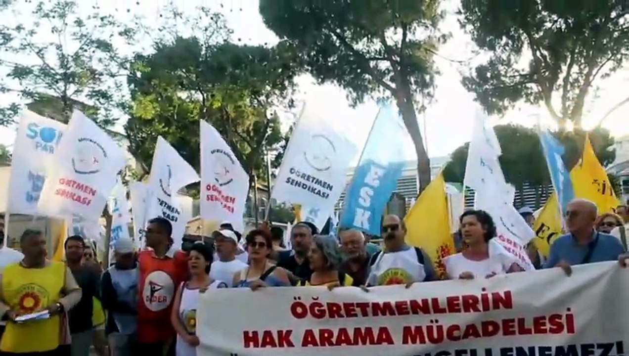 İzmirli öğretmenler açlık grevindeki meslektaşlarına ses verdi: Atama yapılsın, taban ücret getirilsin