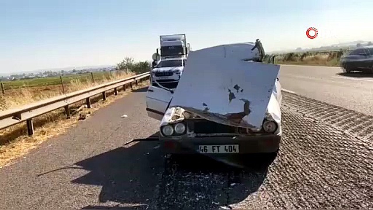 Osmaniye’de otomobil tıra çarptı 3’ü çocuk 5 kişi yaralandı