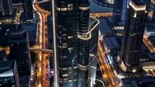 صاحب الحانة هو إمبراطور الليل