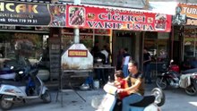 Kilis'te kebap salonunda bıçaklı kavga kamerada: 1 yaralı