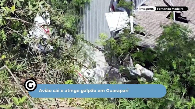 Avião cai e atinge galpão em Guarapari
