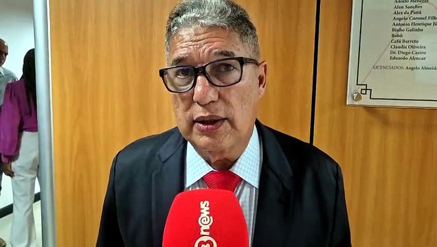 Rosemberg diz que ACM Neto 'foge' de Flávio Bolsonaro: Não quer juntar a imagem