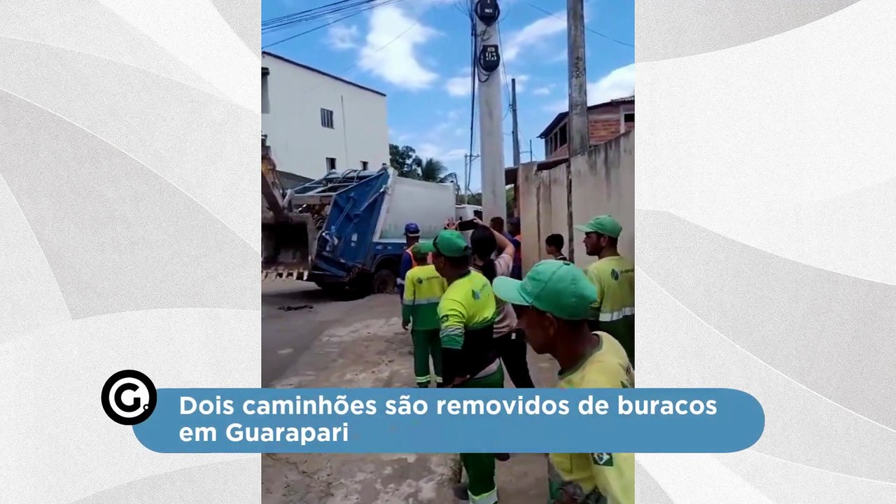 Dois caminhões são removidos de buracos em Guarapari
