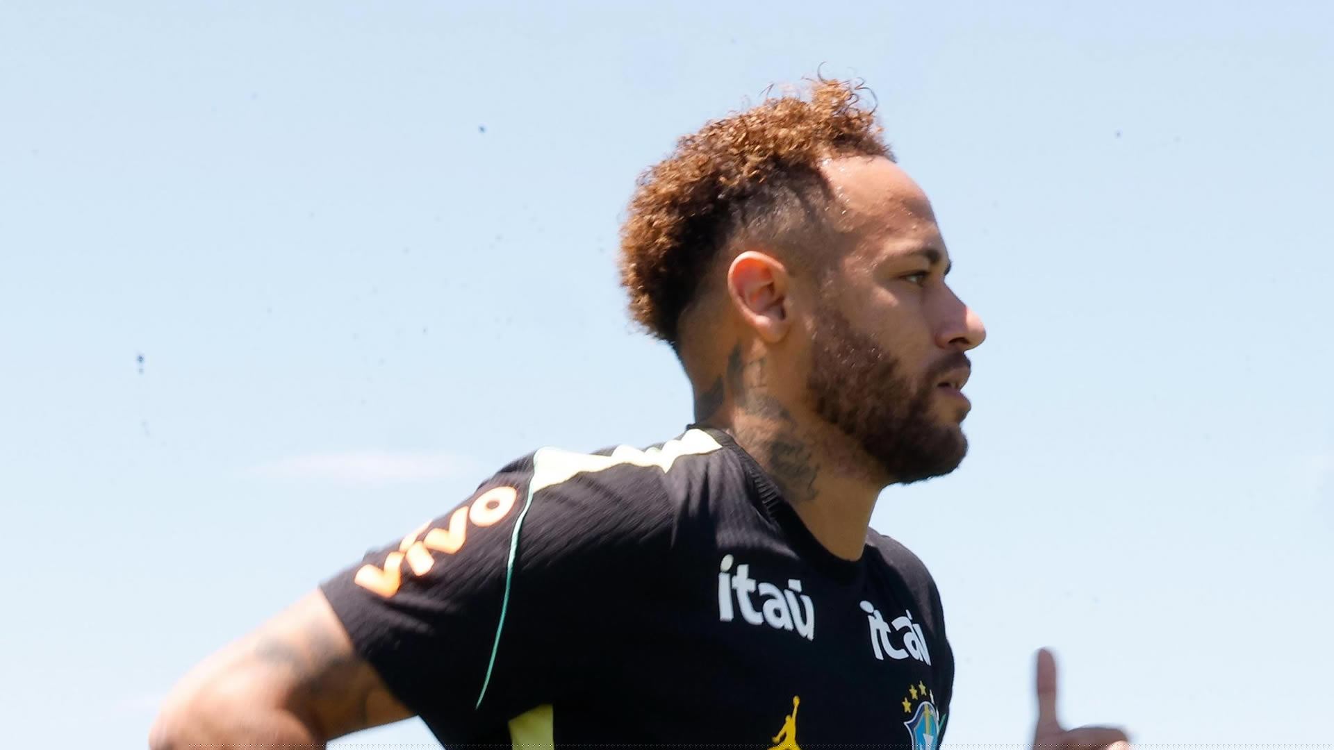 Neymar back on the grass as recovery steps up