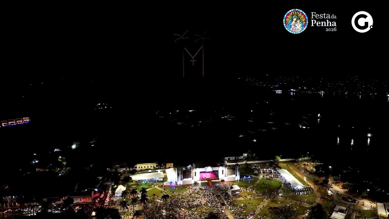 Show com drones homenageia a padroeira do Espír...