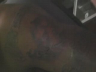 S-Pi se fait tatouer chez Sylvain