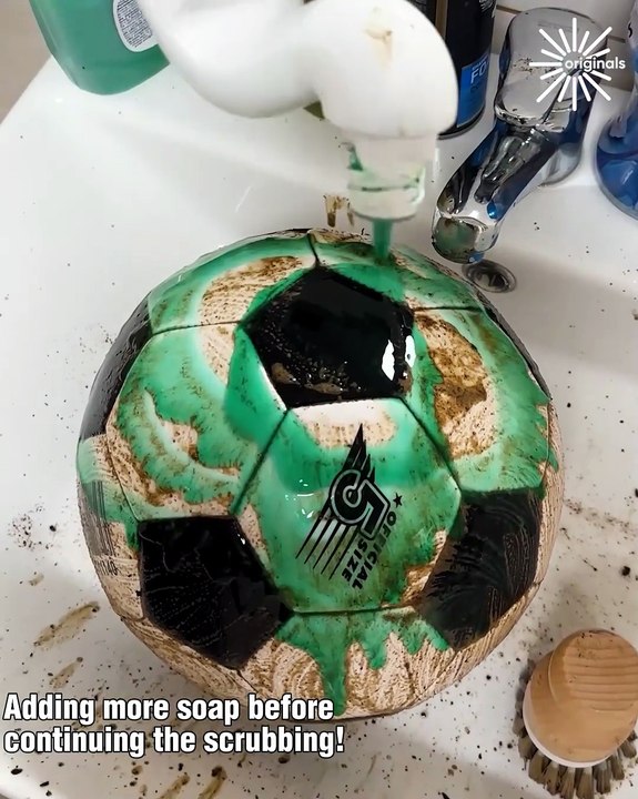 Steps To Cleaning a Soccer Ball⚽
