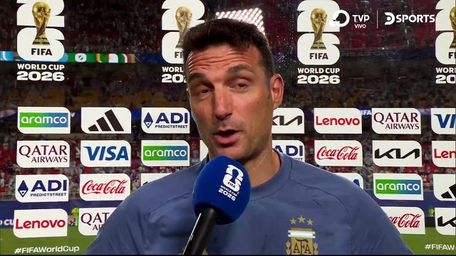 Scaloni llenó de elogios a Messi: Es increíble