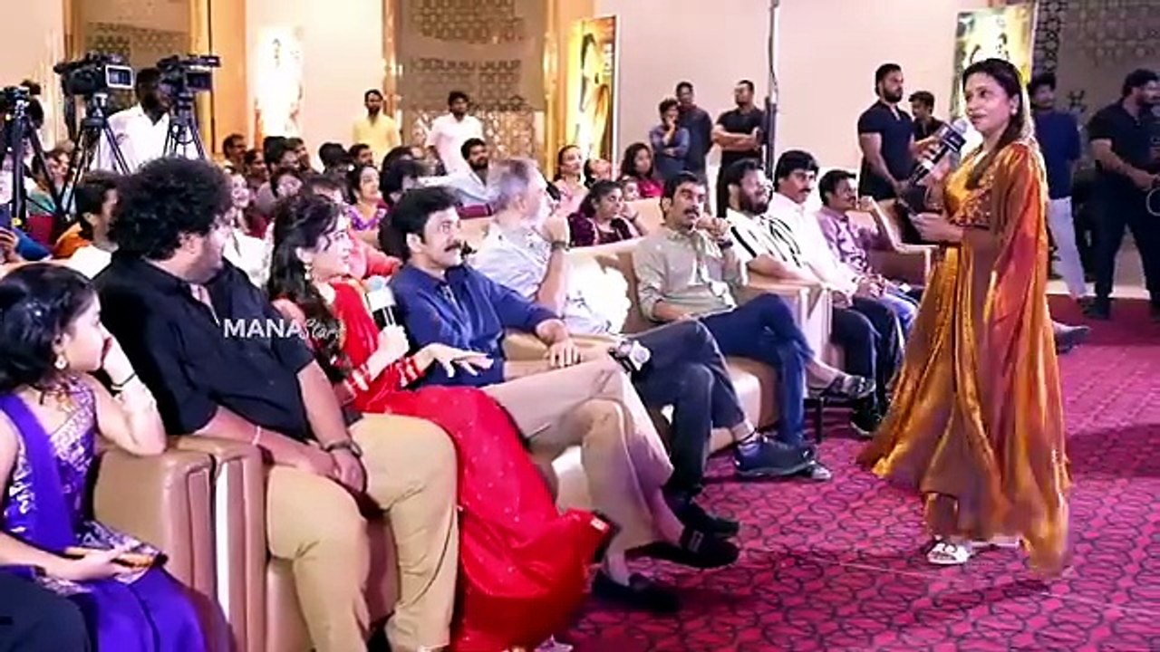 Suma Fun Interaction With Vadde Naveen & Rashi Singh @ Transfer Trimurthulu Movie Pre-Release Event