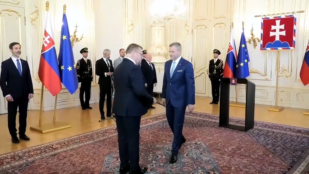 ZÁZNAM: Prezident SR vymenoval piatich nových slovenských veľvyslancov
