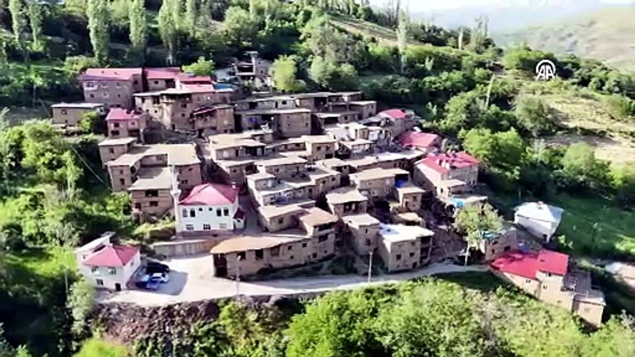 Bitlis’te 300 yıllık evler geleneksel mimariyi günümüze taşıyor