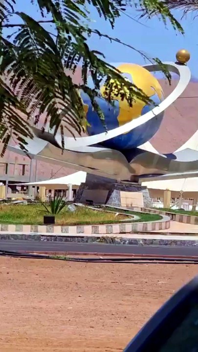 او لم يروا ان الله يبسط الرزق لمن يشاء ويقدر