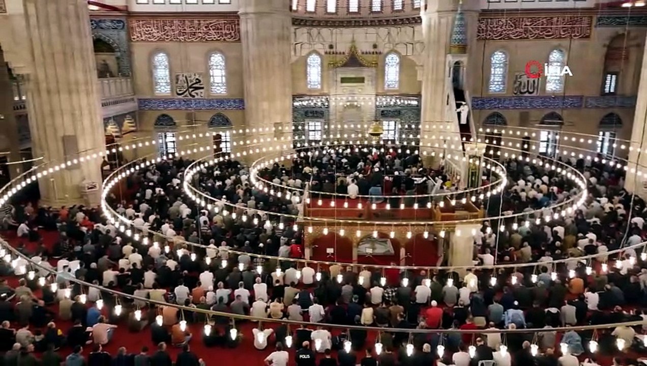 Selimiye Camii'nin kubbesini delen gülle mermisinin parçasını 58 yıldır saklıyor