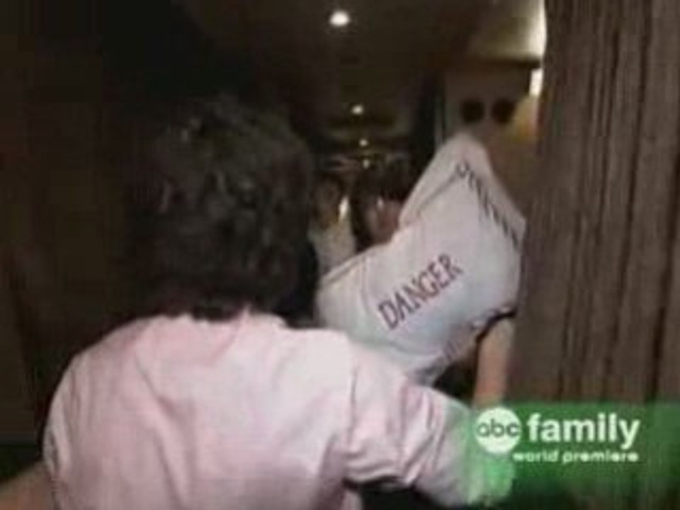 Jonas Brothers - Living the Dream episode 6