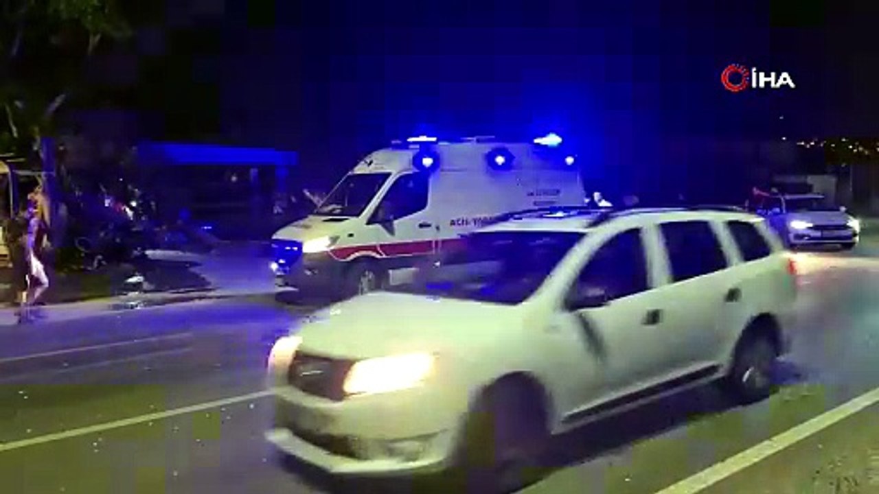 Otomobil Düğün Salonuna Daldı!