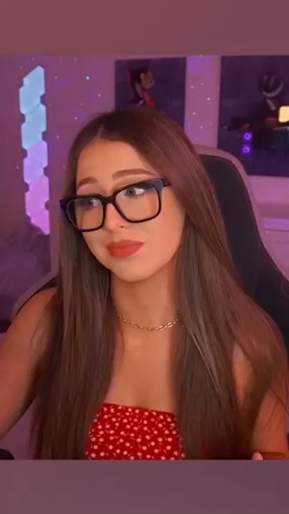 MEN?! I didn’t think this was true?! Is it???? 😳 #twitch #streamer #gamergirl #twitchstreamer #twitchclips #twitchmoments #twitchfails #jokes