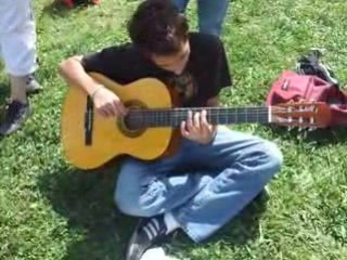 Thibault et sa guitare